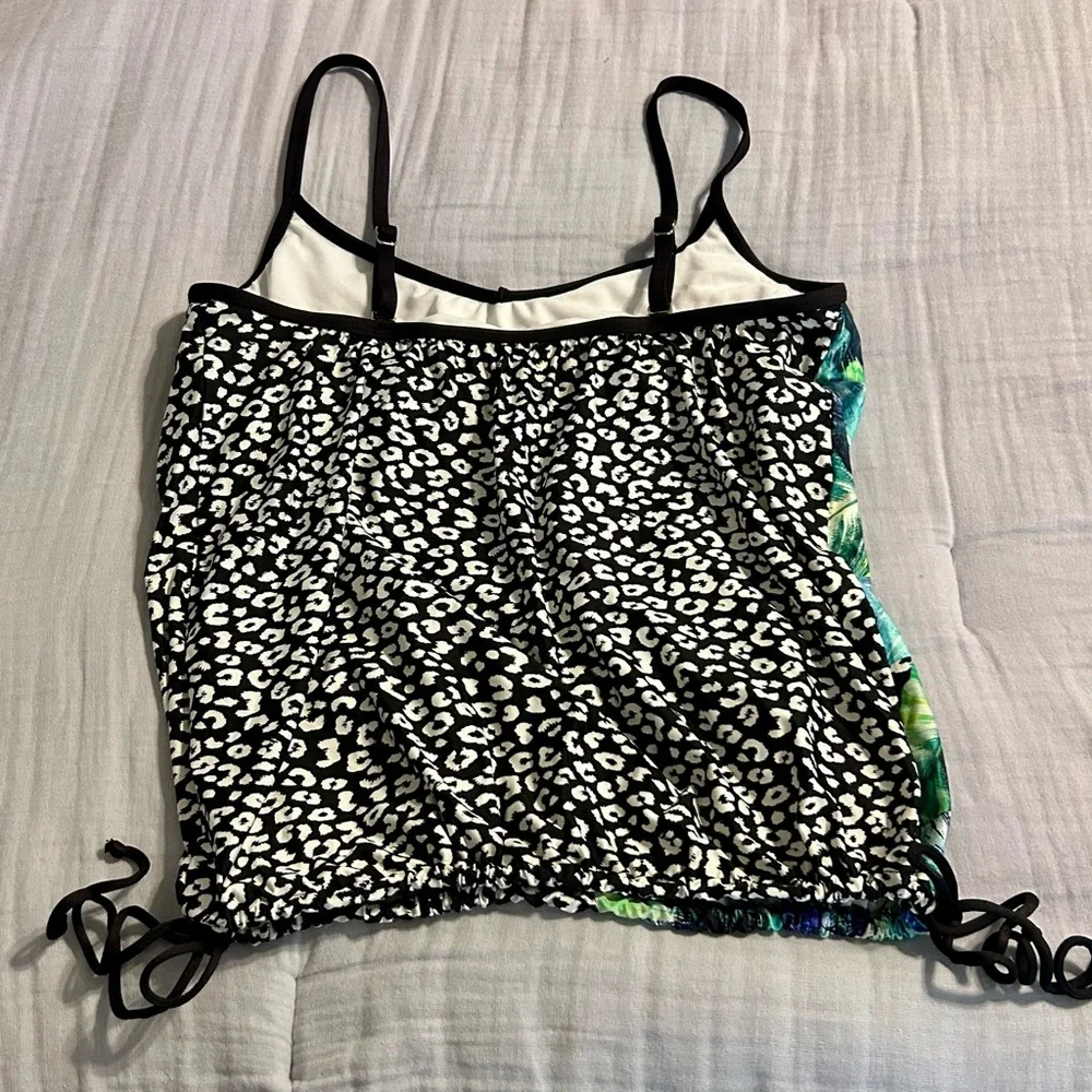 24th & Ocean Multi Printed Tankini Top w/ Adjustable Tie Bottom Sz M - Picture 2 of 5